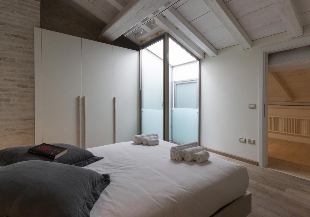 Smeraldo Suite - Smart Holiday Mantova Eksteriør billede
